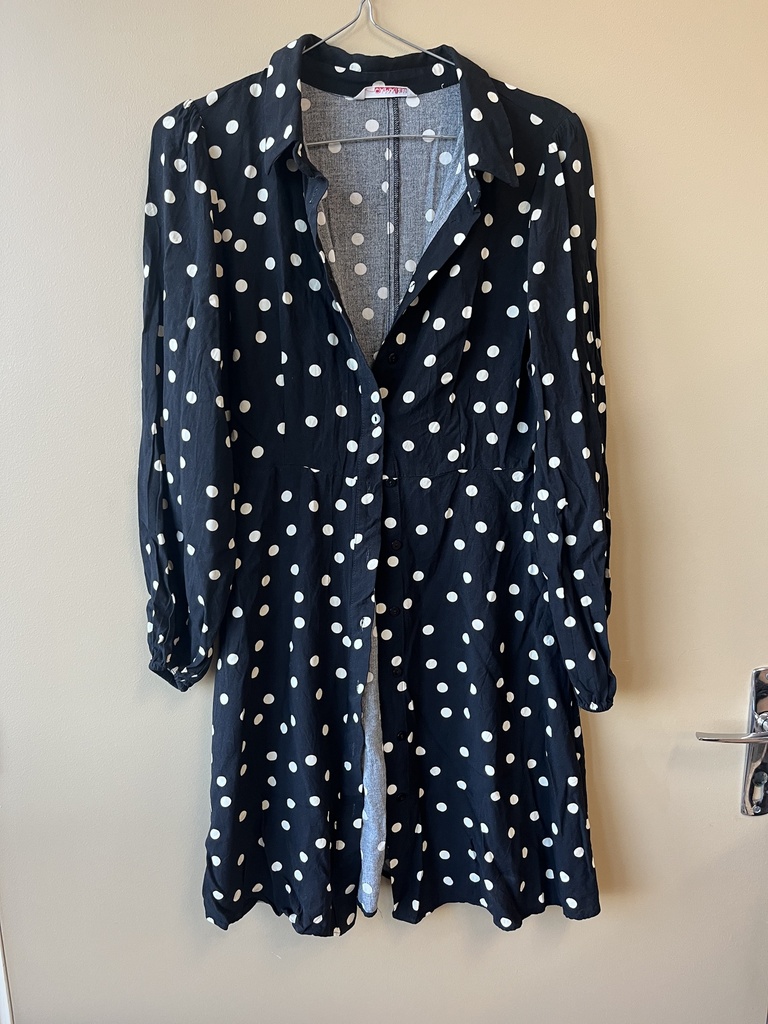Robe noir à pois blanc