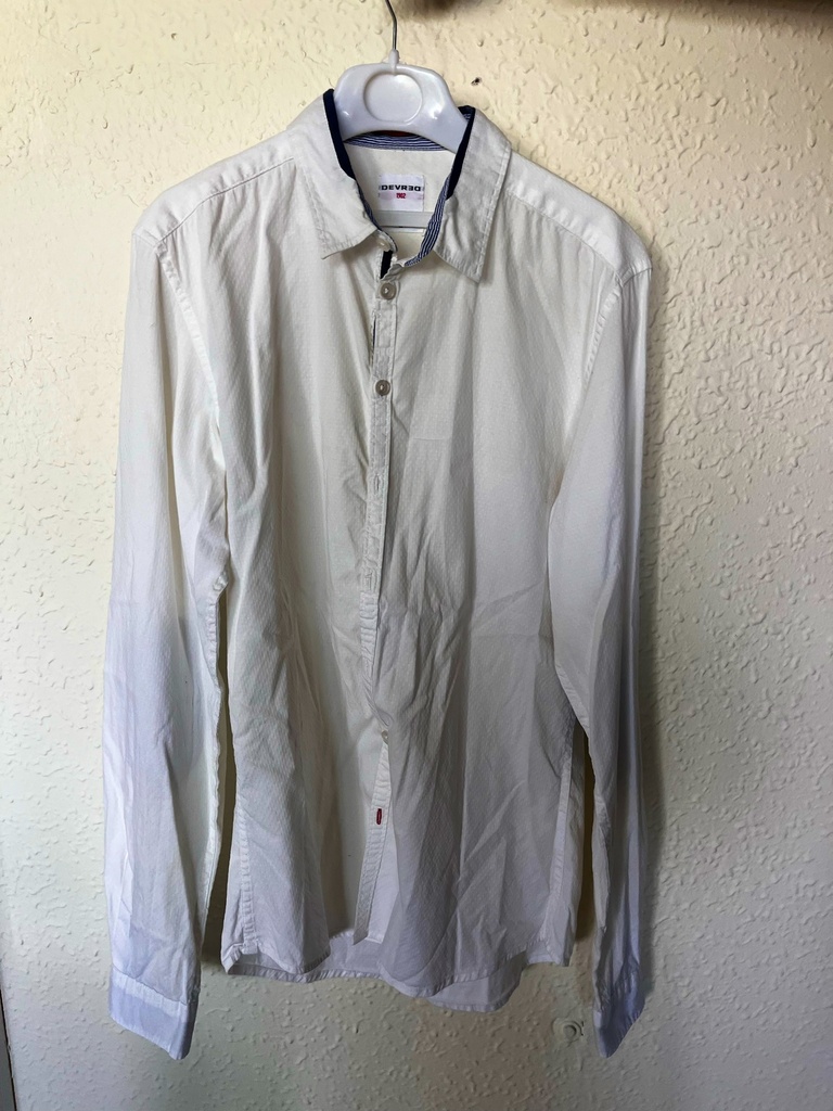 Chemise manches longues blanche col tiré bleu marine