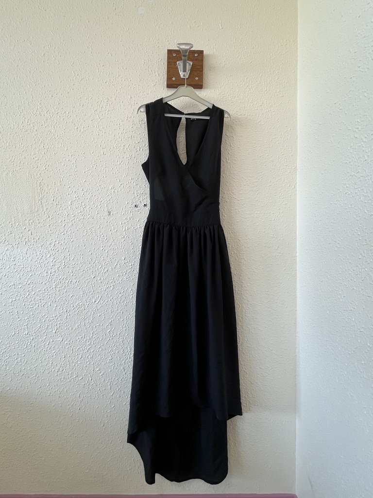 robe longue noir dos nue