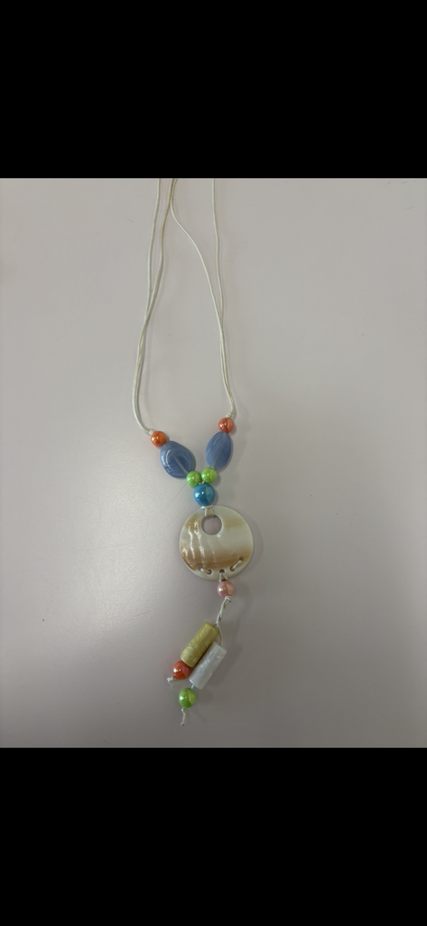 collier couleurs vives