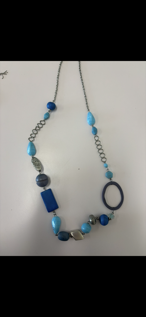 collier pierres bleues