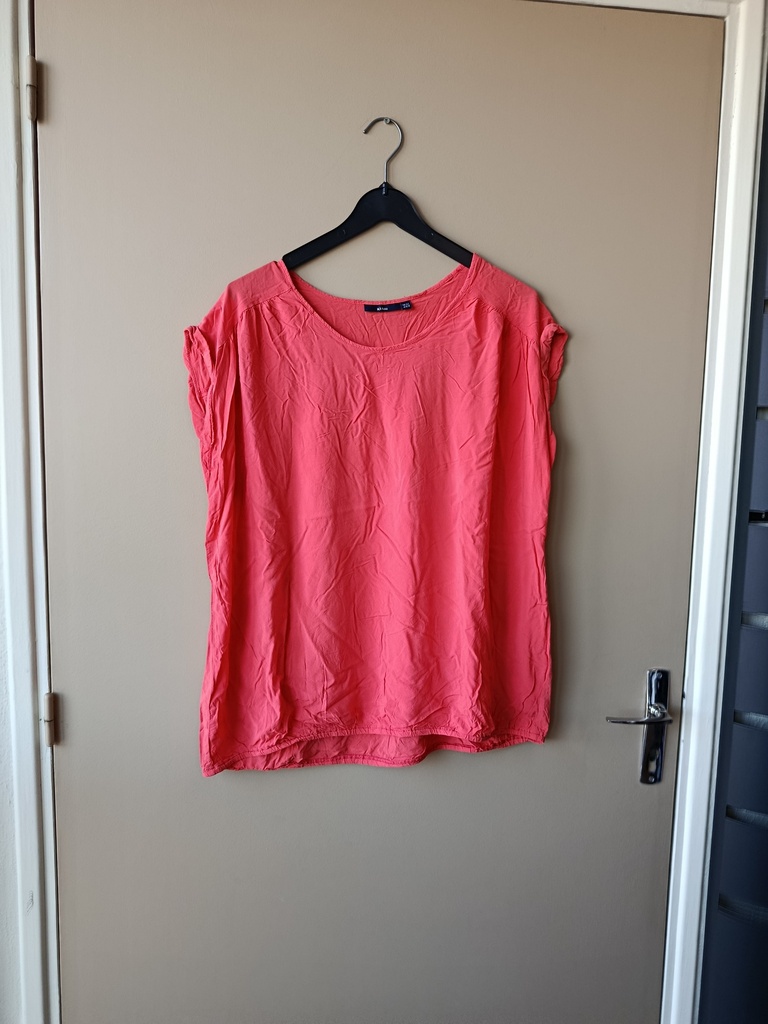 T-shirt orange taille 50-52 marque Kiabi
