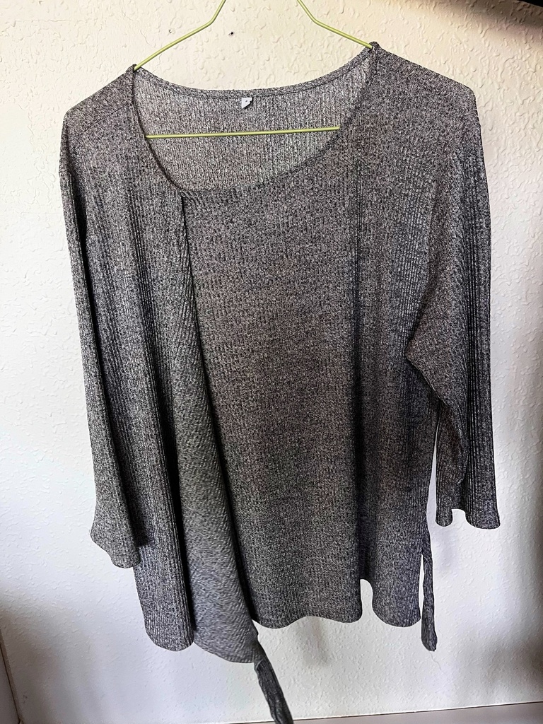 pull léger gris