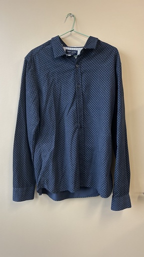 Chemise bleu marine à pois 