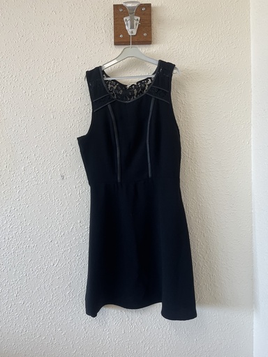 robe noir avec des rayures