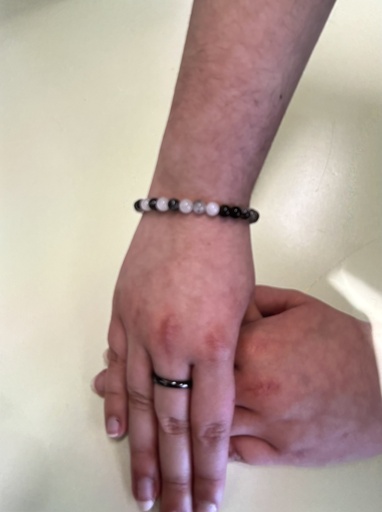 bracelet perles blanches et noires