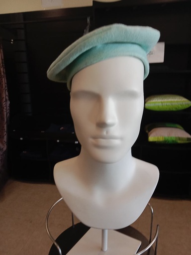 Béret bleu ciel