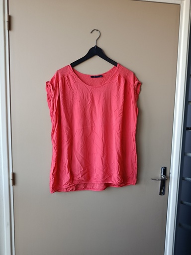 T-shirt orange taille 50-52 marque Kiabi